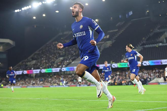 记者：哈努斯再次告知莱斯特城离队愿望，后者倾向与沙特谈判