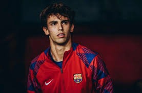 欧文突破防守送出制胜助攻